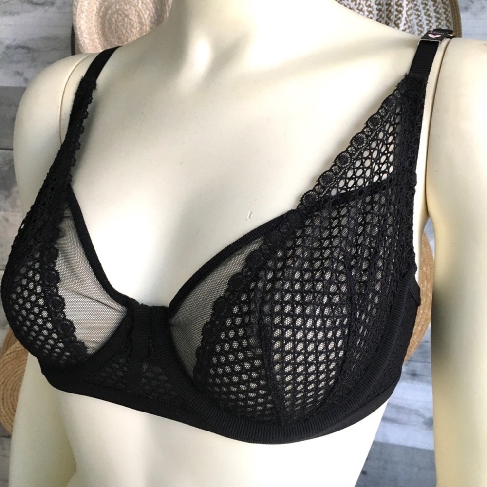 Victorias Secret Black Mesh net bra 32D - NWOT